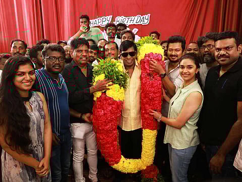 உதயநிதிக்கு கேக் ஊட்டிய நடிகர் வடிவேலு!