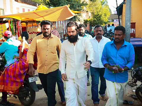 பணிப்பெண் இல்லத் திருமணத்தில் விக்ரம்!