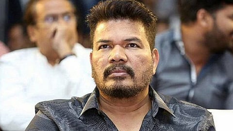 மூன்று பாகமாக உருவாகும் பிரம்மாண்ட சரித்திர புனைவு நாவல்! ரசிகர்களுக்கு அடுத்த மெகா விருந்து!