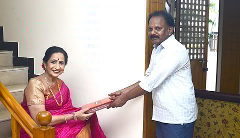 ‘தீவிரவாதத்துக்கு எதிராக தூது போனேன்!’
‘செவாலியே’ அருணா சாய்ராம் பிரத்யேக நேர்காணல்