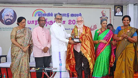 நெருப்பாற்றில் நீந்தி மீண்ட காகிதக்கப்பல்
