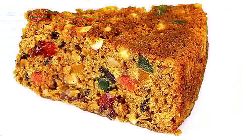 டேஸ்டி, ஈஸி, டூட்டீ – ஃப்ரூட்டி எக்லெஸ் கேக்!