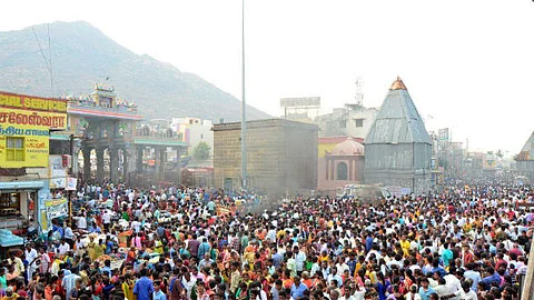 திருவண்ணாமலையில் அமுத புஷ்ப மழை!