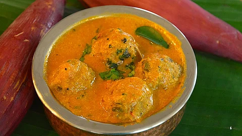 வாழைப்பூ
கோலா உருண்டை குழம்பு