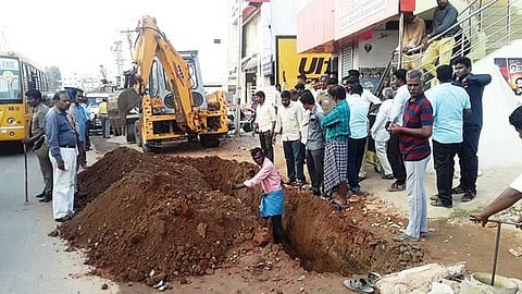 பள்ளம் தோண்டணுமா? சொல்லிட்டு செய்யுங்க!