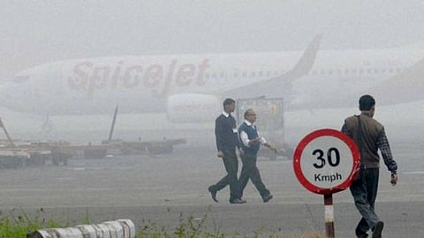 சென்னையில்  கடும் பனிமூட்டம் ! விமான சேவைகள் பாதிப்பு!