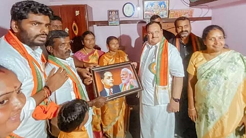 ஆதி திராவிடர் இல்லத்தில் விருந்துண்ட ஜே பி நட்டா!