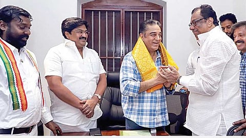 கமலும், திமுக ‘பி’ டீமும் - ஜெயக்குமார் சுளீர்!