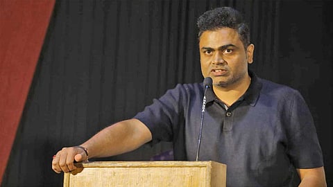 டிவி சீரியல்களை ஏன் கேவலப்படுத்துகிறீர்கள்? - இயக்குனர் வம்சி பைடிப்பள்ளி