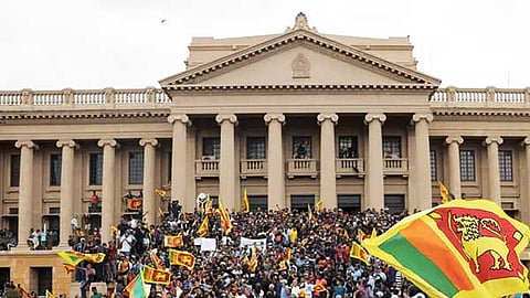 அரசு ஊழியர்களுக்கு சம்பளம் வழங்க போதுமான நிதியில்லை!!  - கஜானா காலி!