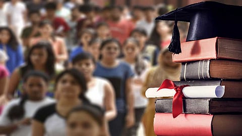 உயர்கல்வி படிக்கும் மாணவர்கள் அதிகரிப்பு, ஆய்வுகள் சொல்லும் செய்திகள் என்ன? தமிழ்நாடு டாப் 10ல்  இருக்கிறதா?