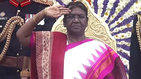 74-வது குடியரசு தினவிழா கொண்டாட்டம்! தில்லியில் தேசியக் கொடியேற்றினார் முர்மு!