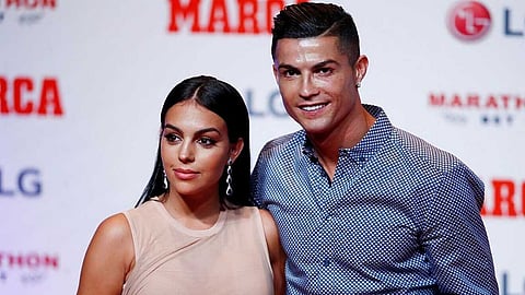 "லிவ்-இன்" பார்ட்னரோடு இருக்கும்  ரொனால்டோவுக்கு சலுகை அளிக்குமா செளதி அரசு?