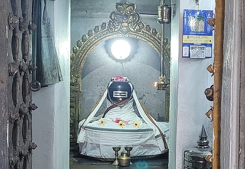 பாலாற்றில் கோயில் கொண்ட ஈசன்!