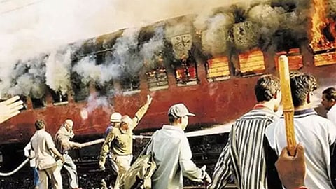 ‘கோத்ரா ரயில் எரிப்பு குற்றவாளிகளுக்கு தூக்கு தண்டனை வழங்க வேண்டும்!’