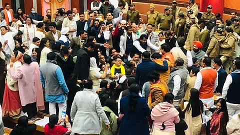 தில்லி மேயர் தேர்தல் மூன்றாவது முறையாக ஒத்திவைப்பு, உச்சநீதிமன்றம் செல்ல ஆம் ஆத்மி முடிவு!