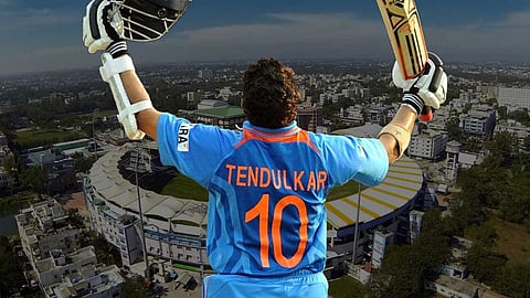 மும்பை வான்கடே ஸ்டேடியத்தில் கிரிக்கெட் ஜாம்பவான் சச்சின் டெண்டுல்கரின் முழு உருவச் சிலை!