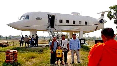 விமானத்தில் பறக்கும் ஆசையால் தோன்றிய சூப்பர் ஐடியா!