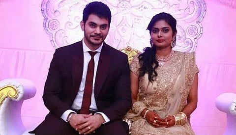 ‘காலங்கள் கடந்தாலும் காதல் மறைவதில்லை’ அன்பு மனைவின் கண்ணீர் பதிவு!