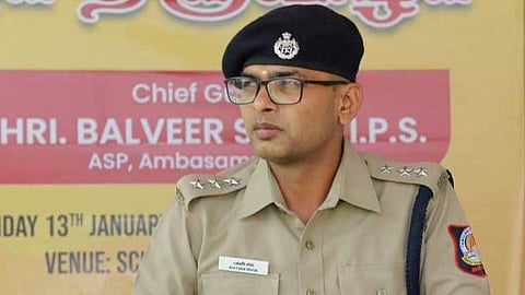 அம்பாசமுத்திரத்தில் பற்களை பிடுங்கிய விவகாரத்தில் 6 காவலர்கள் காத்திருப்போர் பட்டியலுக்கு மாற்றம்!