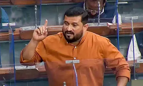 தகுதி நீக்கம் ரத்து: மக்களவை செயலகம் அறிவிப்பு!