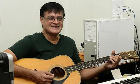 ‘இளைய நிலா’ பாடலுக்கு கிட்டார் வாசித்த சந்திரசேகர் மறைவு!