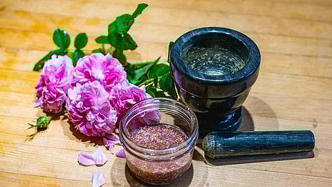 ஆரோக்கிய வாழ்வுக்கு உதவும் மலர் தழைகள்!