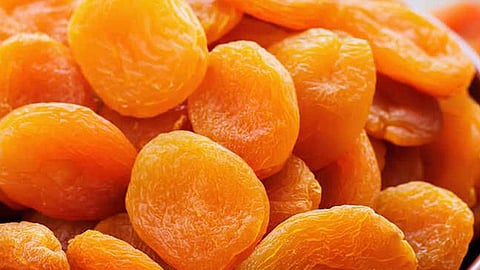 தூங்கச் செல்லும் முன் ஆப்ரிகாட் பழம் சாப்பிடுவது நல்லதா?