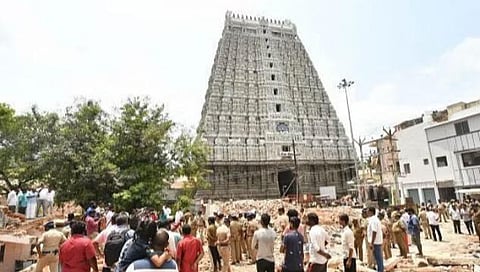 அண்ணாமலையார் கோயில் நிலத்தை ஆக்கிரமித்த பாஜக பிரமுகரை தேடுகிறது போலீஸ்!