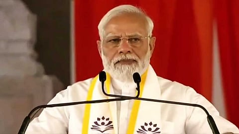 காங்கிரஸ் கனவு பலிக்காது, என்னை யாராலும் அசைக்க முடியாது: மோடி!