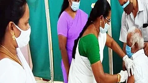 மெல்ல சரியும் கொரோனா பாதிப்பு... ஆனாலும் கவனம் தேவை...!