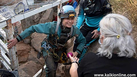 500 நாட்கள் குகையில் தனியாக இருந்த பெண்ணுக்கு உற்சாக வரவேற்பு.