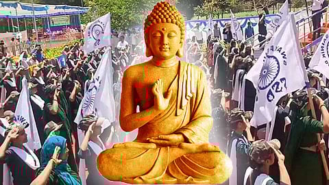 இந்து மதத்தை துறந்து பௌத்தத்தை தழுவிய 50,000 பேர்! ஏன்?