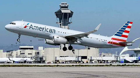 அடங்கமாட்டாங்கப்பா… நியூயார்க் - தில்லி விமானத்தில் சக பயணி மீது சிறுநீர் கழித்தவர் கைது!