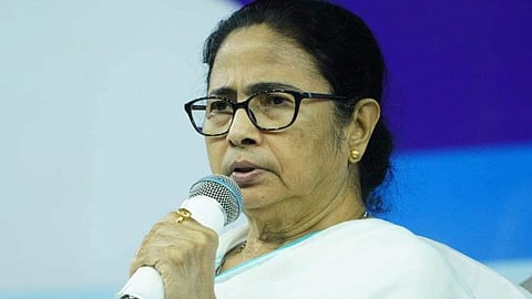 நிதி ஆயோக் கூட்டத்தை புறக்கணிக்கும் மம்தா பானர்ஜி!