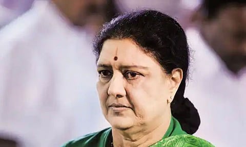 பொதுச்செயலாளர் பதவி: உச்சநீதிமன்றத்தில் சசிகலா கேவியட் மனுத் தாக்கல்!