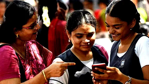 10th பொது தேர்வு முடிவுகள் வெளியீடு!