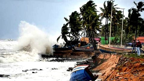 வங்காளதேசம் - மியான்மர் இடையே கரையை கடந்த மோக்கா புயல்!