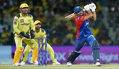 கெய்க்வாட் – கான்வே அபார தொடக்கத்தில் பிளே ஆஃப் சுற்றுக்கு முன்னேறியது சிஎஸ்கே அணி!