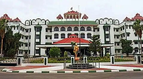 விஏஓ லூர்து பிரான்சிஸ் கொலை வழக்கை இரண்டு மாதங்களில் முடிக்க மதுரை உயர் நீதிமன்ற கிளை உத்தரவு!