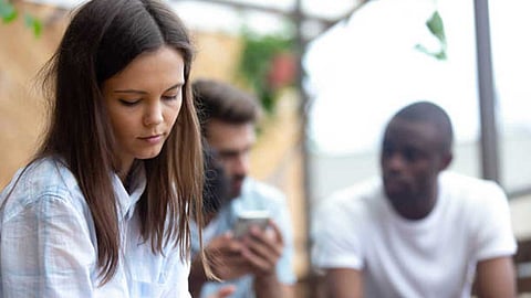 எச்சரிக்கையாய் இருங்கள்! நம் வளர்ச்சியை தடுக்கும் ஒரே விஷயம் ’கூச்ச சுபாவம்’!