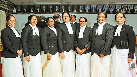 நீதிமன்றத்தில் சுடிதார் அணிய அனுமதி வேண்டி பெண் நீதிபதிகள் கோரிக்கை.