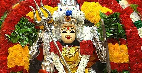 சிங்கப்பூர் மாரியம்மன் கோயில் மோசடியில் ஈடுபட்ட தமிழ் அர்ச்சகருக்கு சிறை!