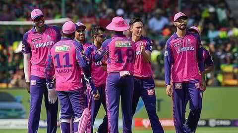 ராஜஸ்தான் கையில் மும்பை மற்றும் பெங்களூரு அணியின் பிளே ஆஃப் வாய்ப்பு! எப்படின்னு தெரியுமா?