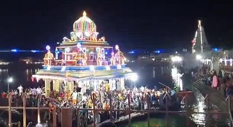 இன்று திருவாரூர் திருக்கோயில் தெப்பத் திருவிழா!