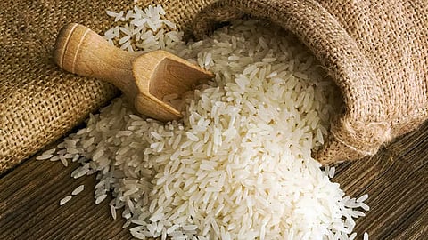 உயரத் தொடங்கும் அரிசியின் விலை: அவதிப்படும் மக்கள்!