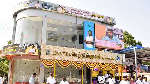 சோலார் சக்தியில் இயங்கும் குளுகுளு ஏசி பயணிகள் நிழற்கூடம்!