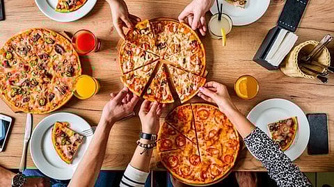 அதிகம் பீட்சா சாப்பிட்டால் இவ்வளவு ஆபத்தா? தெரிஞ்சுக்கோங்க மக்களே!