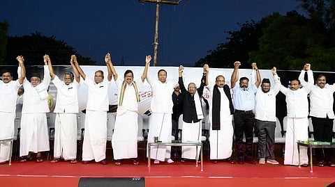 திமுக தலைமையில் கூட்டணிக் கட்சிகள்  பங்கேற்ற கண்டனப் பொதுக்கூட்டம்! ஸ்டாலின் ட்வீட்!