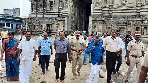 அறநிலையத்துறை அதிகாரிகள் அத்துமீறல். சிதம்பரம் தீட்சிதர்கள் பரபரப்பு புகார்!